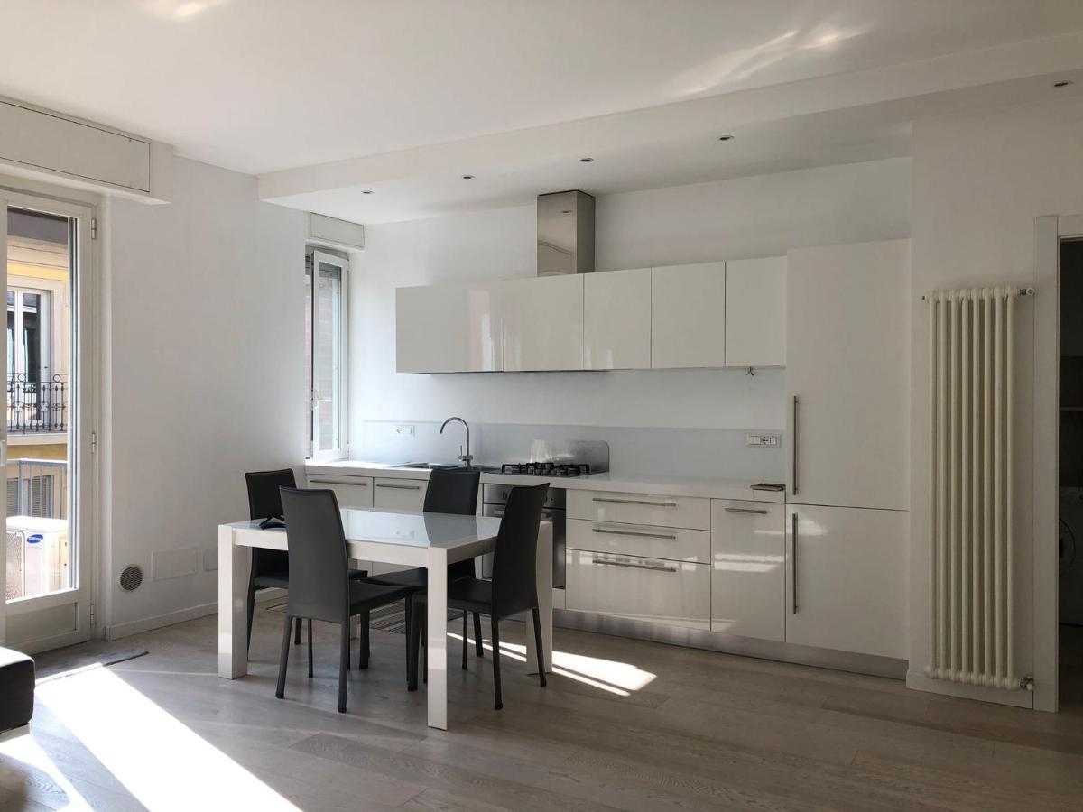 Bright & Spacious Apartment Near Navigli - Ponti Milan Luaran gambar