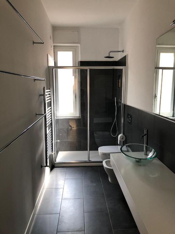 Bright & Spacious Apartment Near Navigli - Ponti Milan Luaran gambar