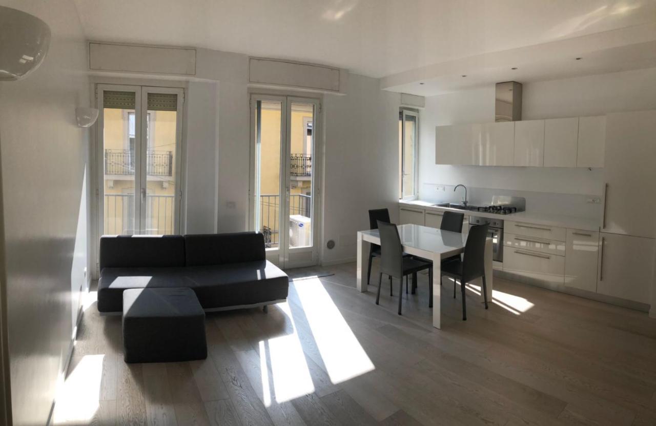 Bright & Spacious Apartment Near Navigli - Ponti Milan Luaran gambar