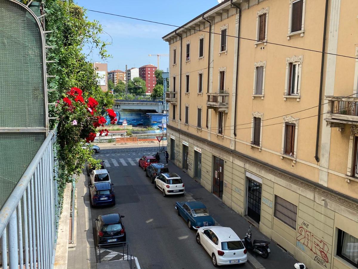 Bright & Spacious Apartment Near Navigli - Ponti Milan Luaran gambar
