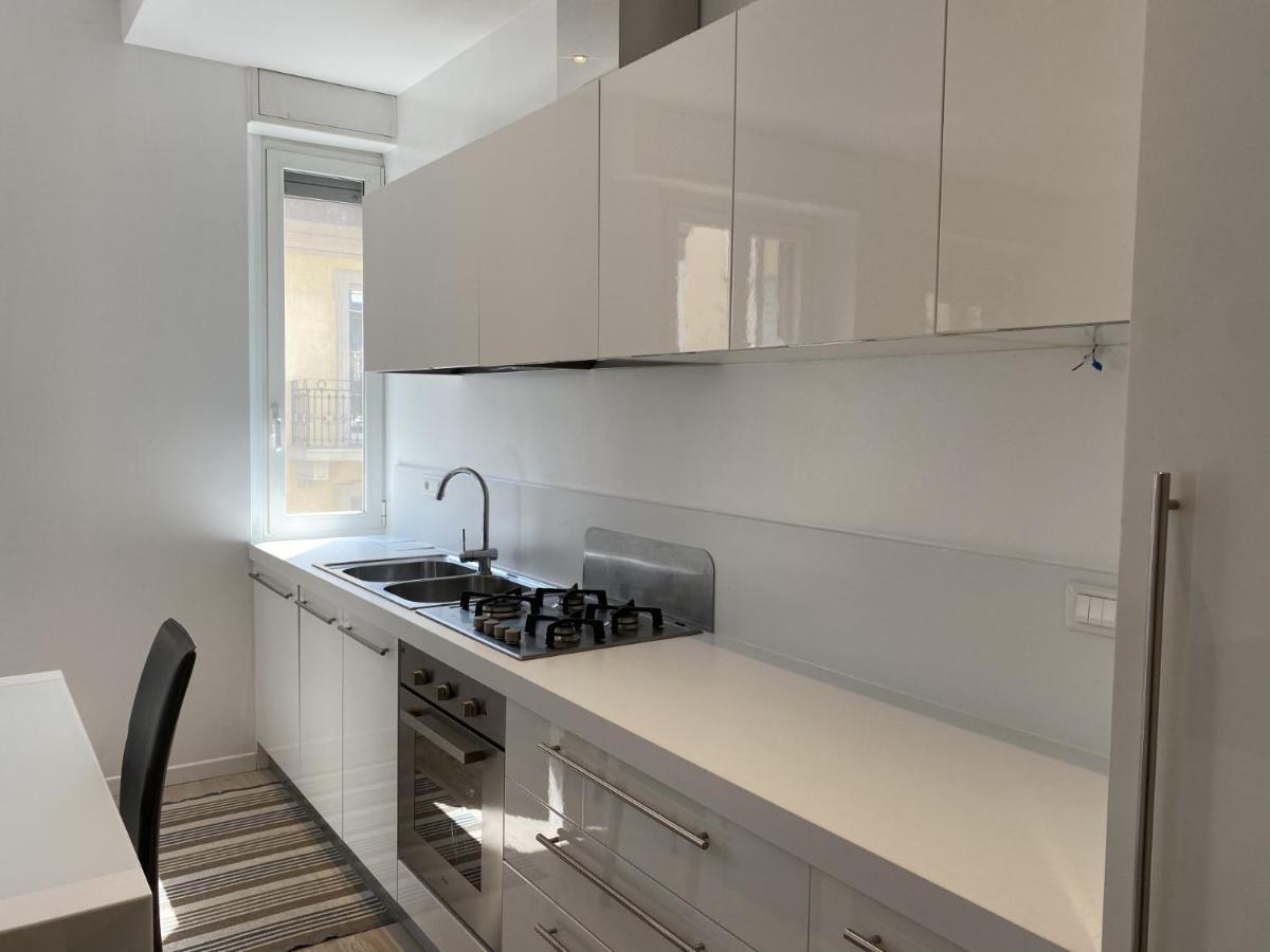 Bright & Spacious Apartment Near Navigli - Ponti Milan Luaran gambar